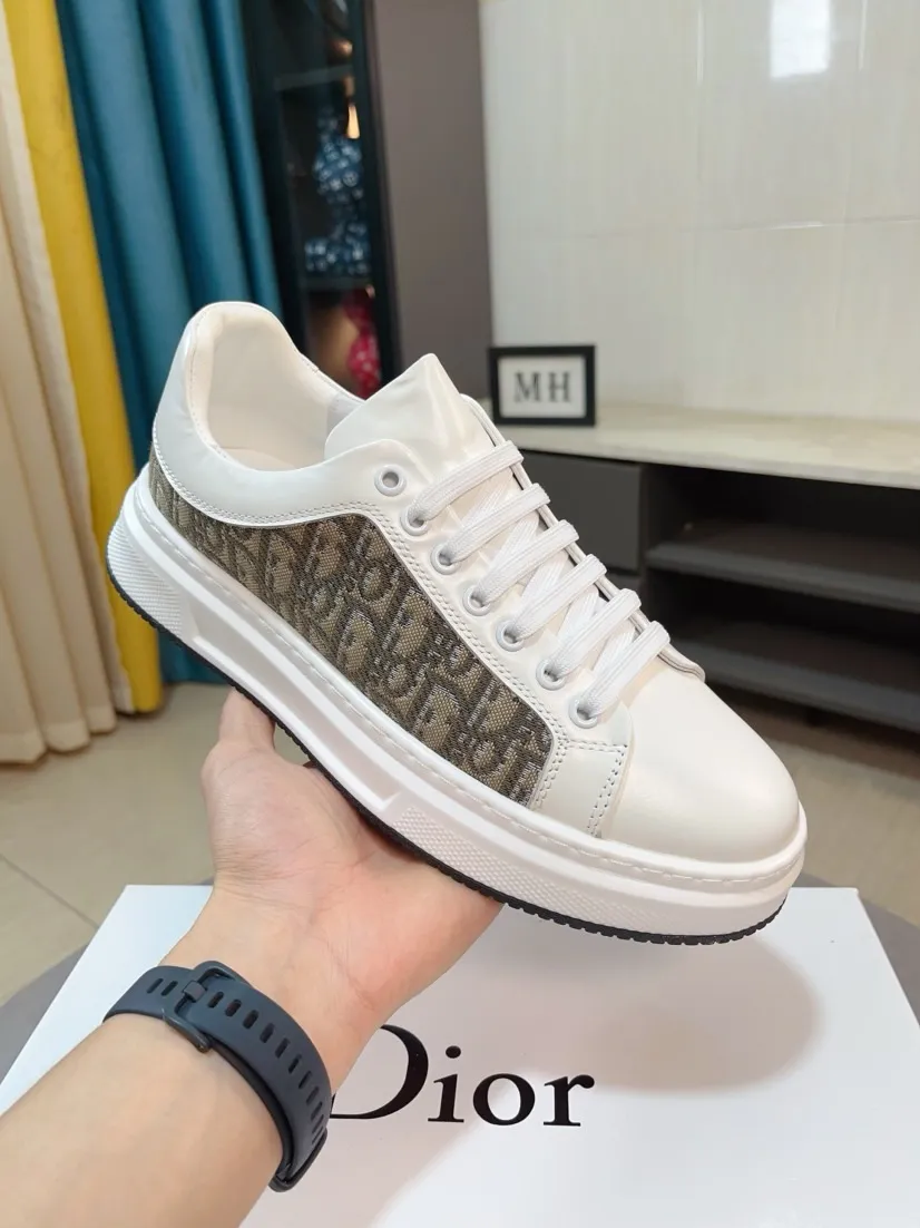 Ex-factory price 400🌹🌹【Dior】Best-selling model, world premiere on official website🔝High-end brand of men's shoes, latest series on official website: The upper is made of imported cowhide with specially designed fabrics➕Mesh breathable lining. Make walking more convenient and comfortable! Compared with the official quality, Midea’s 1:1 replica. Create a fashionable personality to set off your uniqueness! A must-have for trendy men! Classic style. Men's sizes: 38-44.